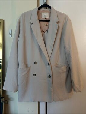 Aritzia Wilfred Light Cream Double-Breasted Blazer